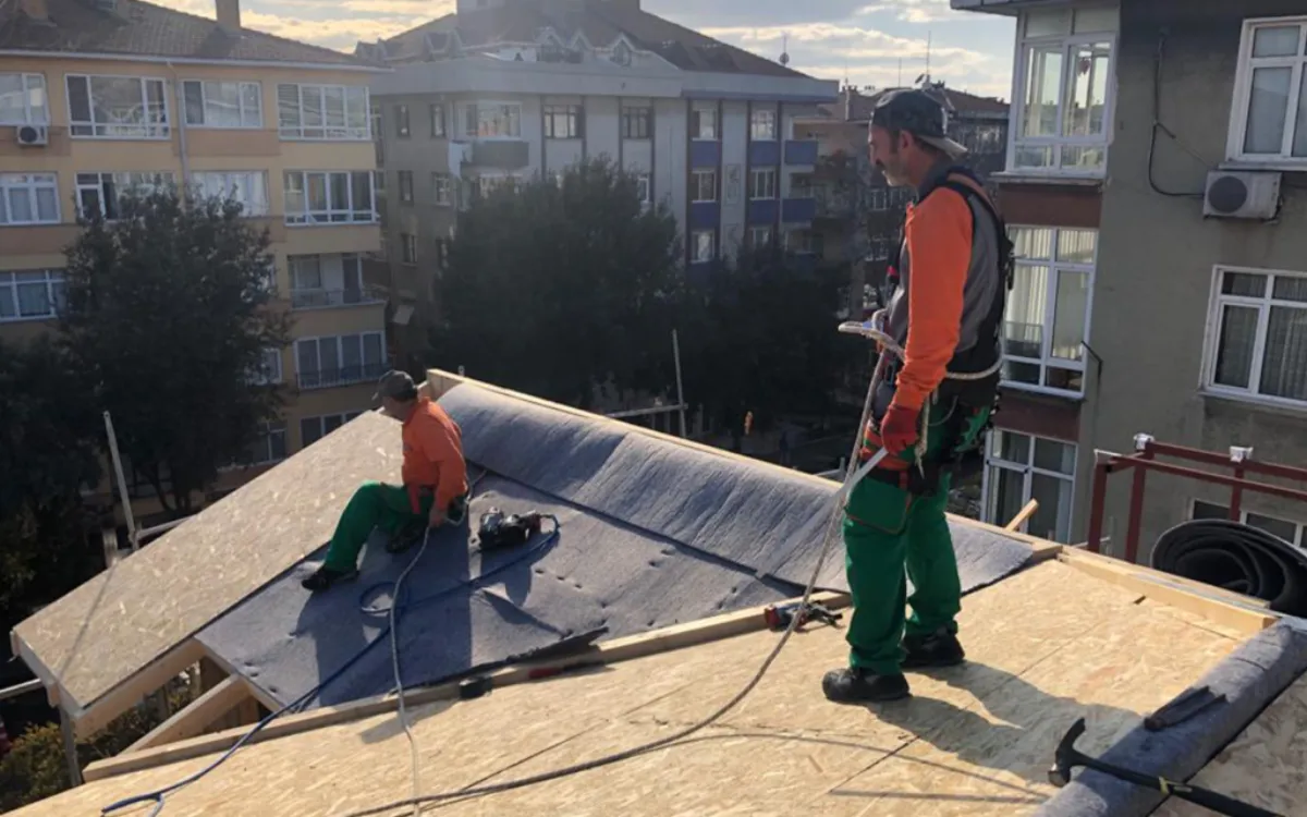 Çatı Isı Yalıtımı Çözümleri — uygulama ve kesit görseli