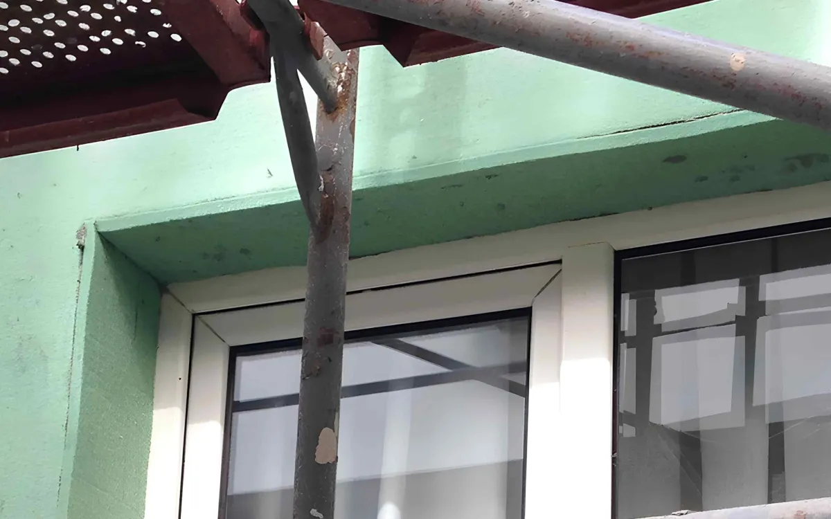 Pencere Kenarı Su ve Isı Yalıtımı — uygulama ve kesit görseli